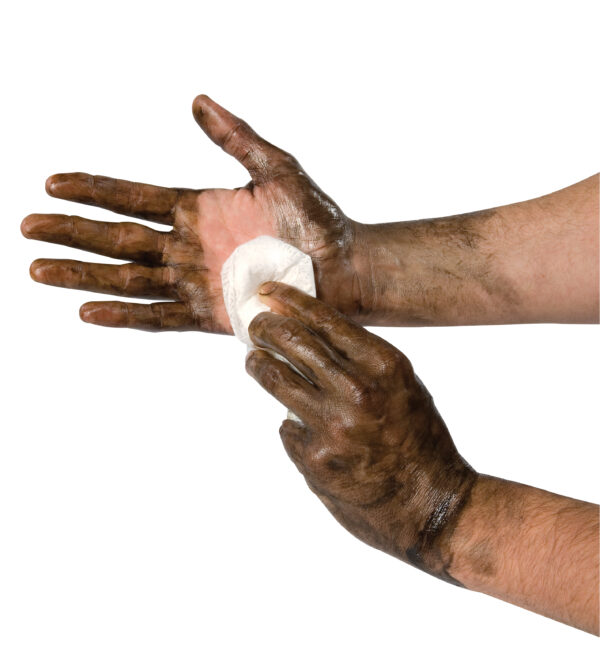 hanzl power wipes in action removing grease and grime from skin